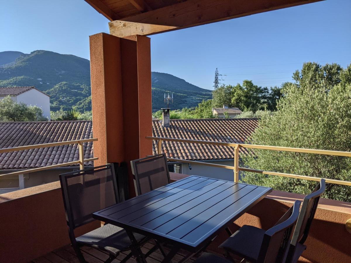 Maisonnette Dans Domaine Avec Piscine A Nyons, Pays Des Olives Ngoại thất bức ảnh